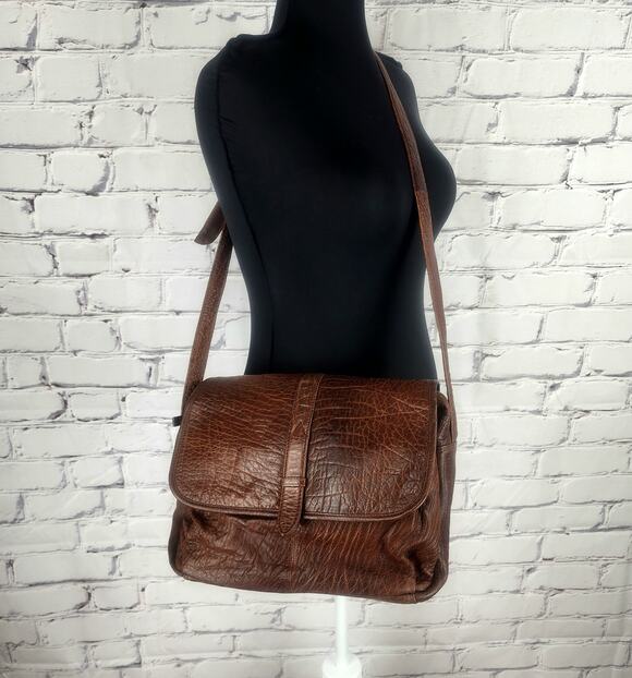 Wilsons Leather Handbags - vintage Wilsons Leather brown textured messenger crossbody bag